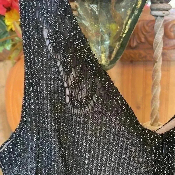 Ladies blushe impressions black gown. Size 10. This dress is stunning! - Picture 6 of 8